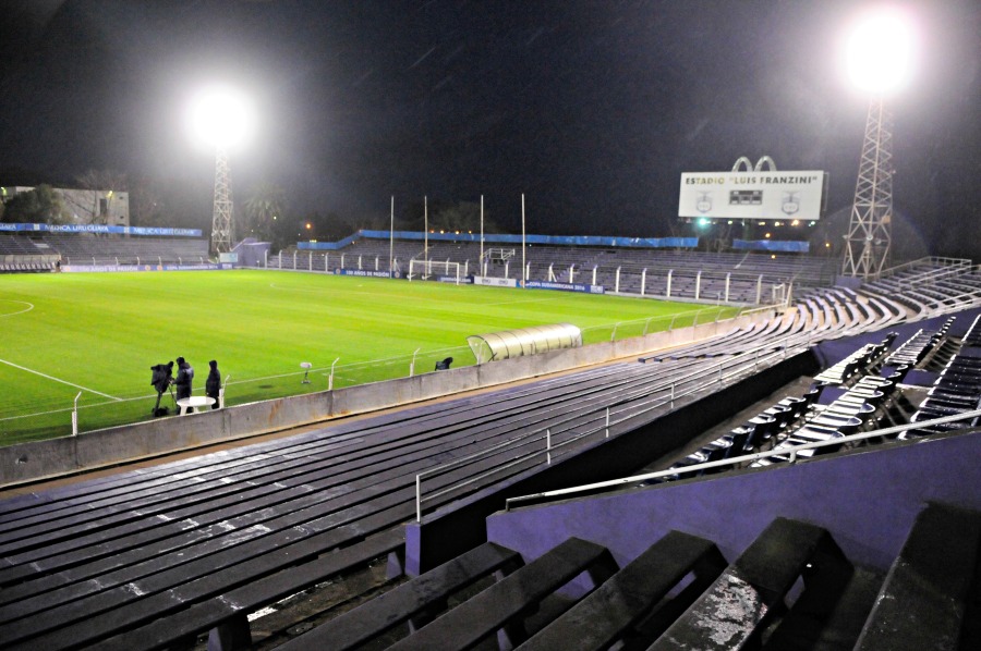 El eterno femenino de una imaginativa pintora