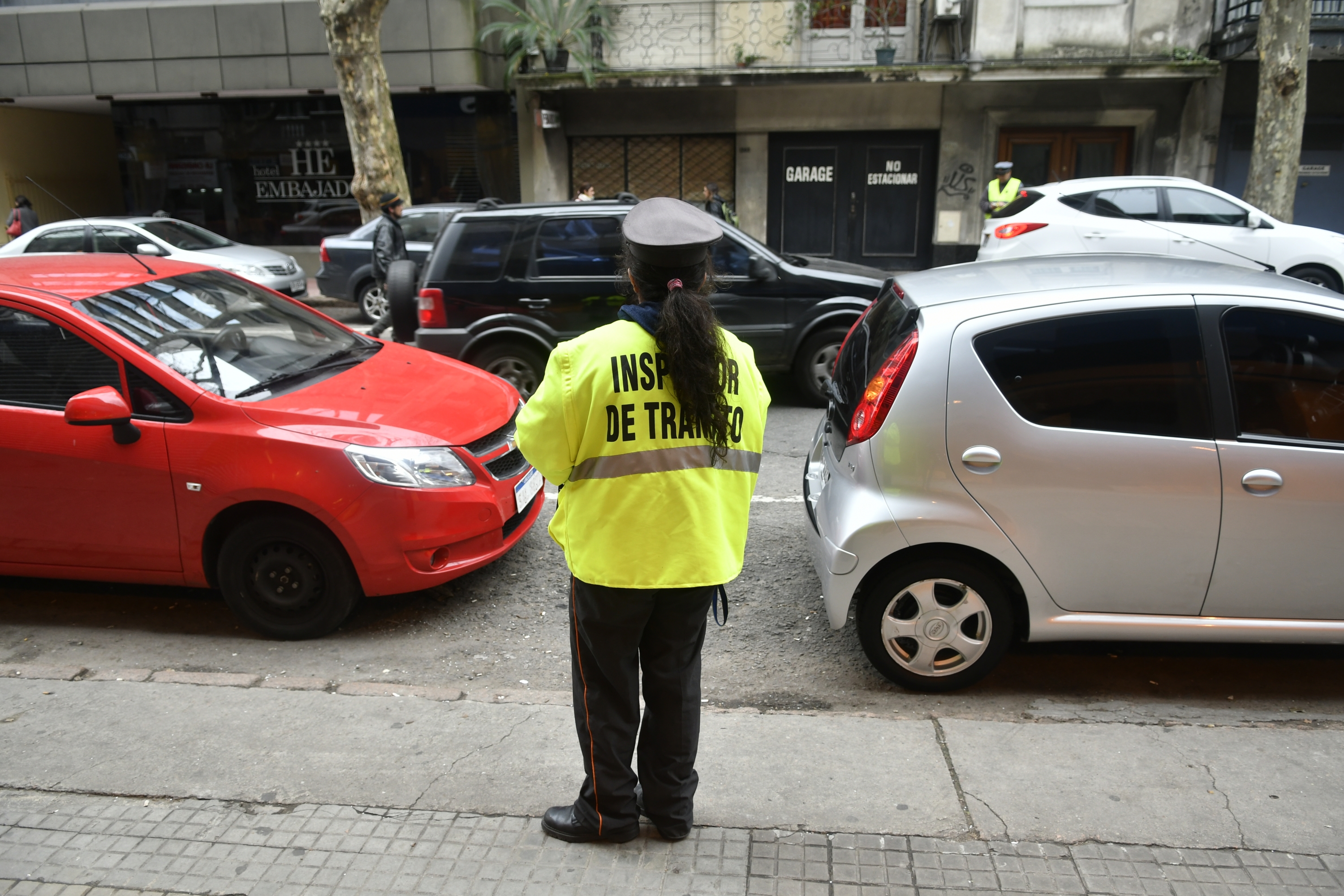 El eterno femenino de una imaginativa pintora