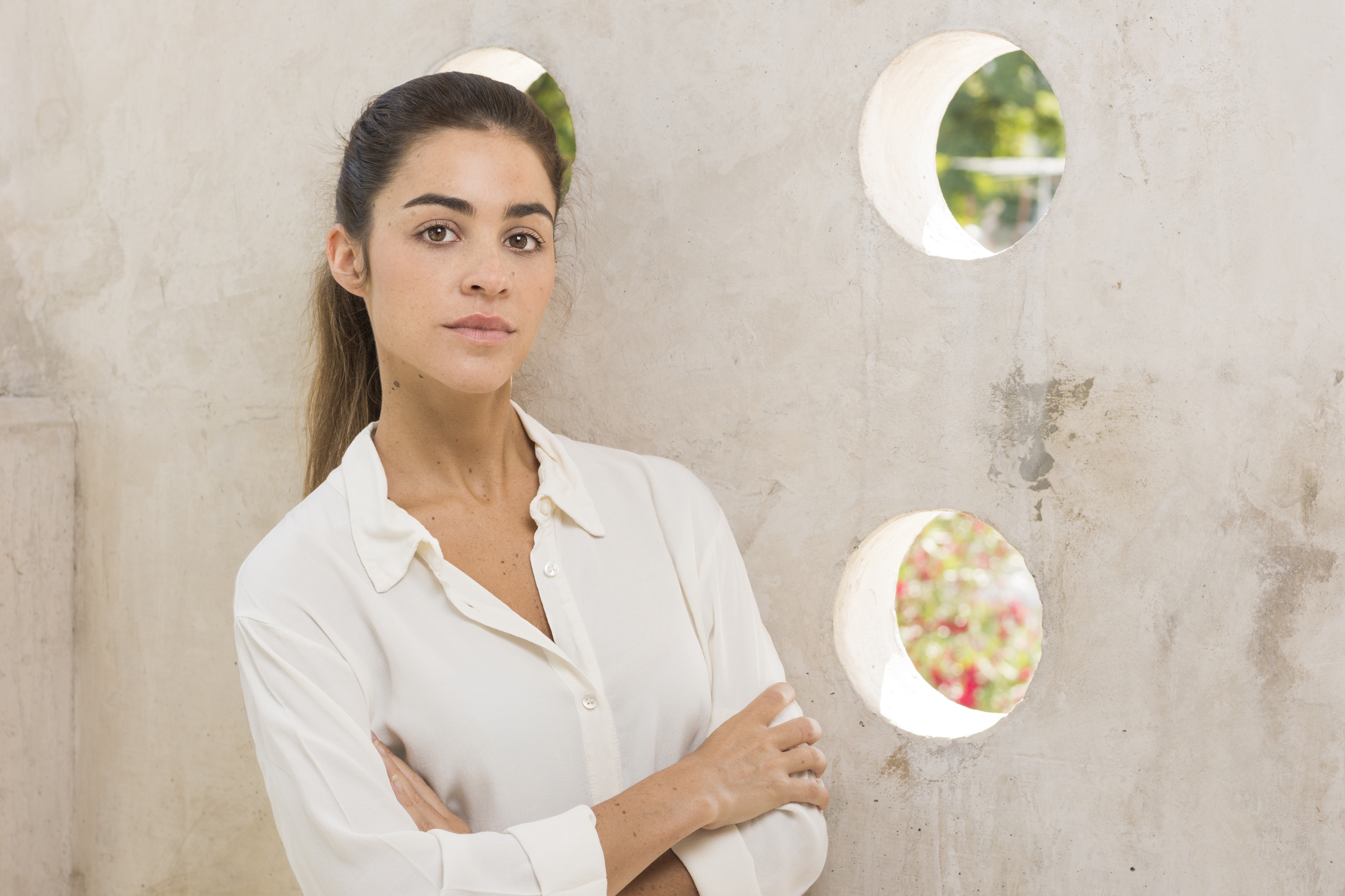 El eterno femenino de una imaginativa pintora