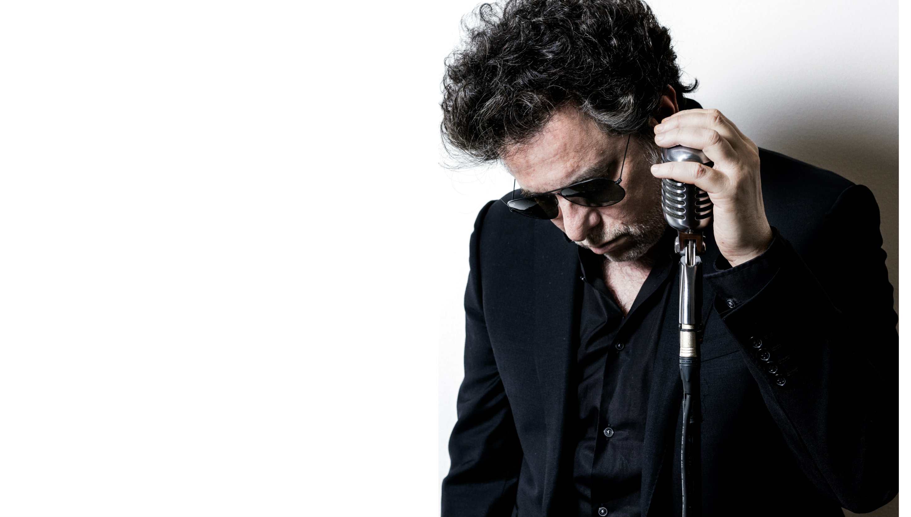 El eterno femenino de una imaginativa pintora