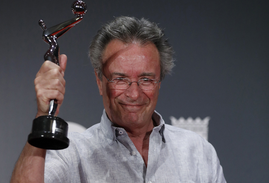 El eterno femenino de una imaginativa pintora