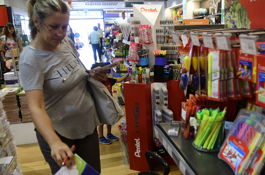 El eterno femenino de una imaginativa pintora