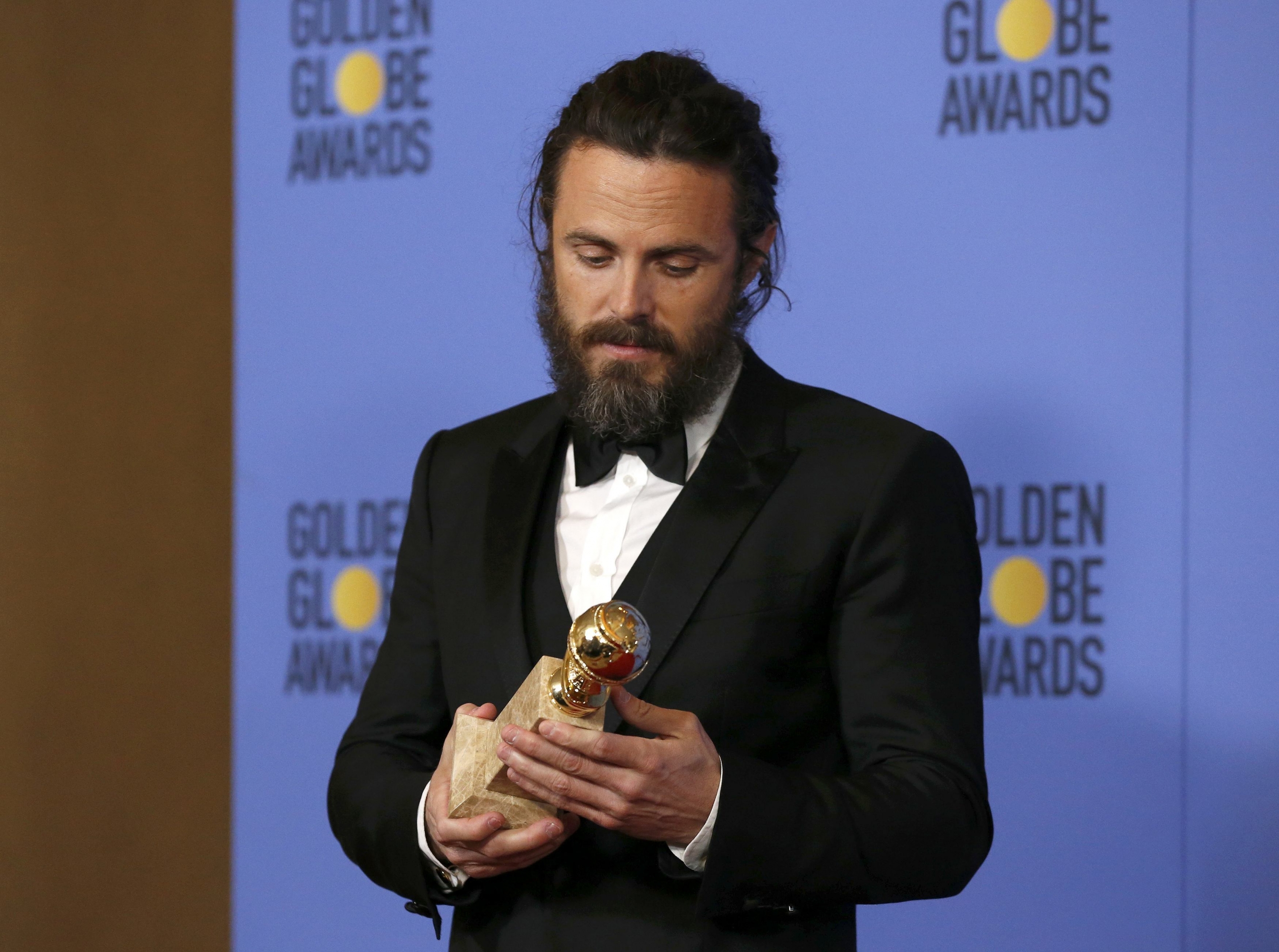Casey Affleck, Mejor Actor en Drama de Cine por<i> Manchester frente al mar. </i>