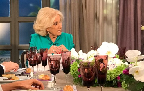 El eterno femenino de una imaginativa pintora