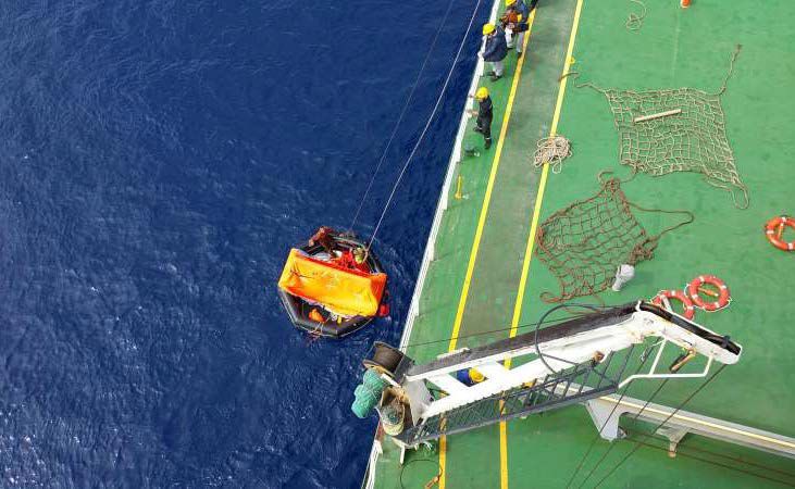 El eterno femenino de una imaginativa pintora