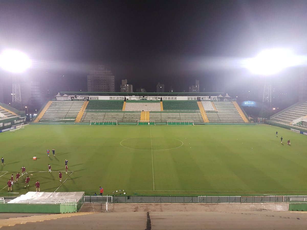 Nacional reconociendo el Arena Conda, el estadio de Chapecoense. Foto: @jpromeroh / Twitter