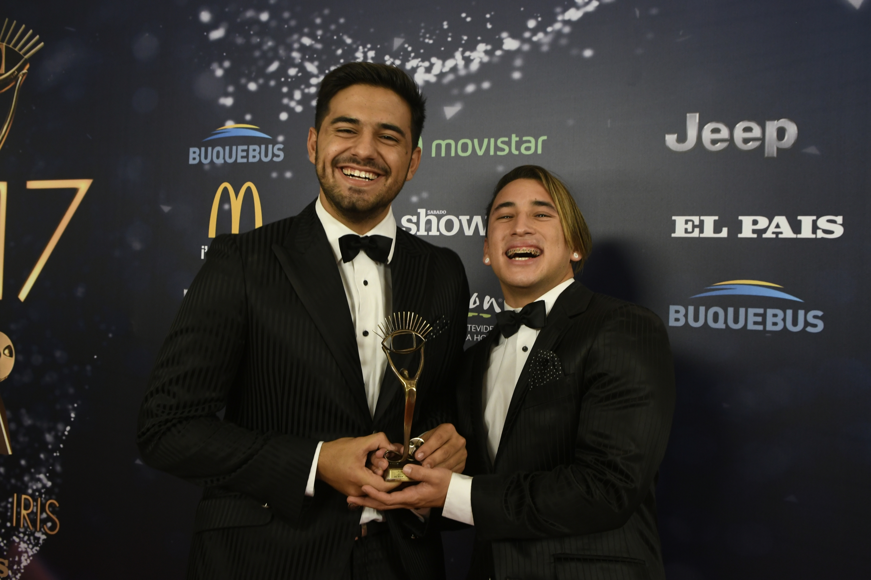 Dos Bros, los ganadores en la categoróa Revelación Web.