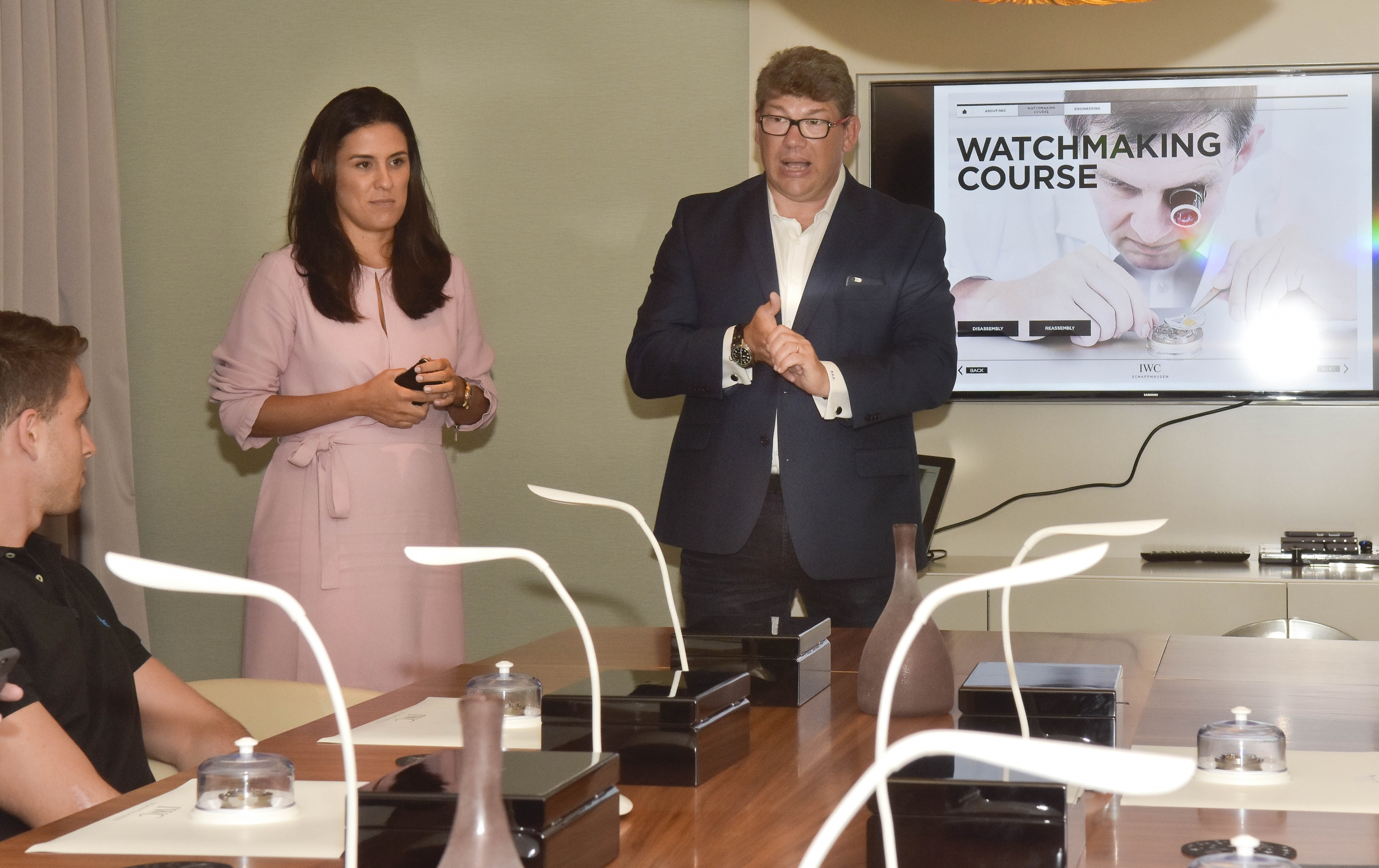 El eterno femenino de una imaginativa pintora