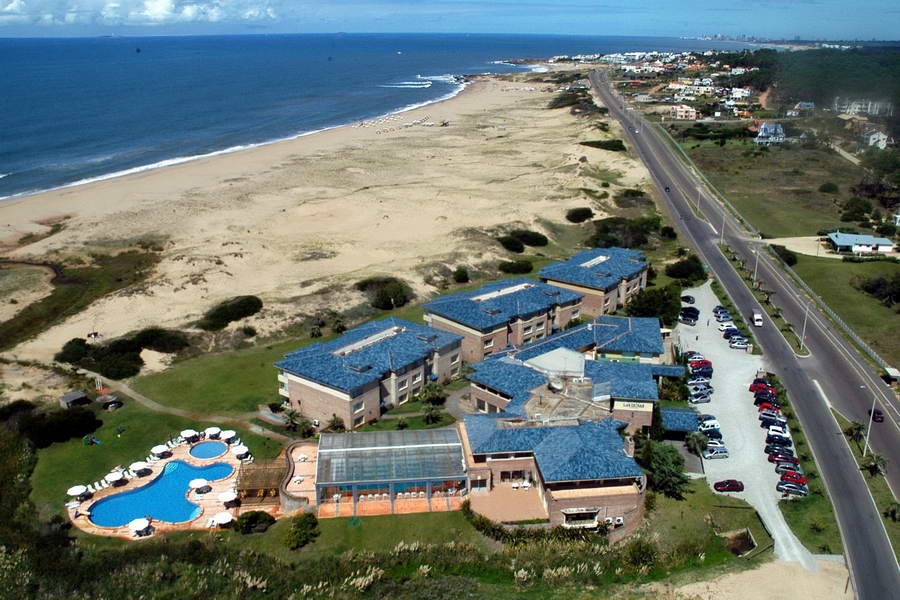 El eterno femenino de una imaginativa pintora