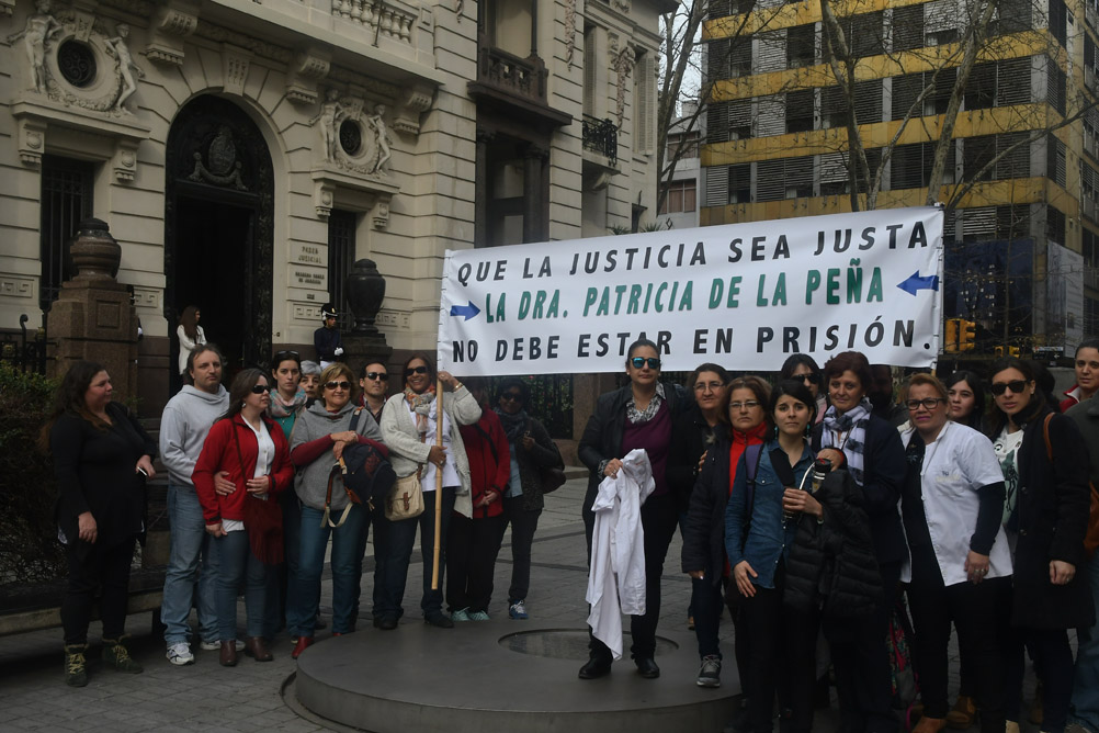 El eterno femenino de una imaginativa pintora