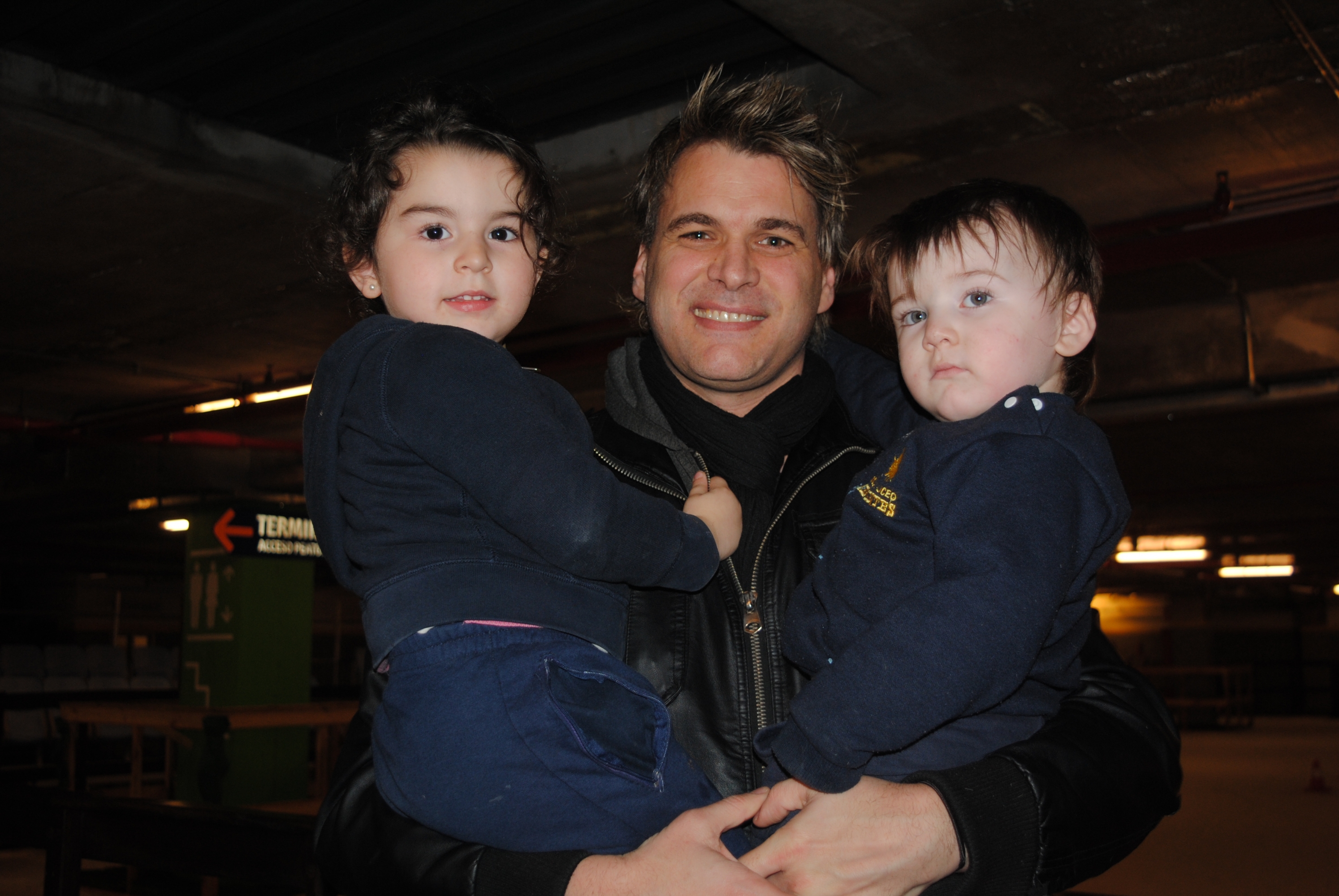 Elena, Guillermo y Milo Lockhart.