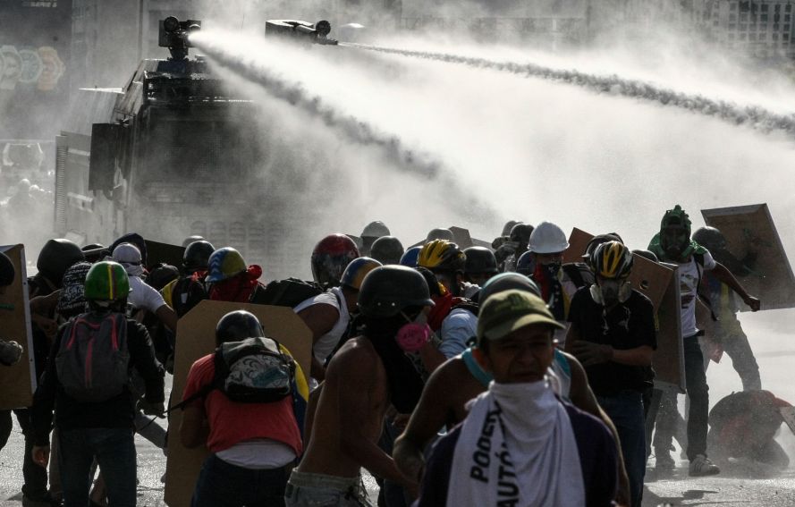 La oposición llamó a marchar hoy en apoyo a la fiscal Ortega. Foto: EFE