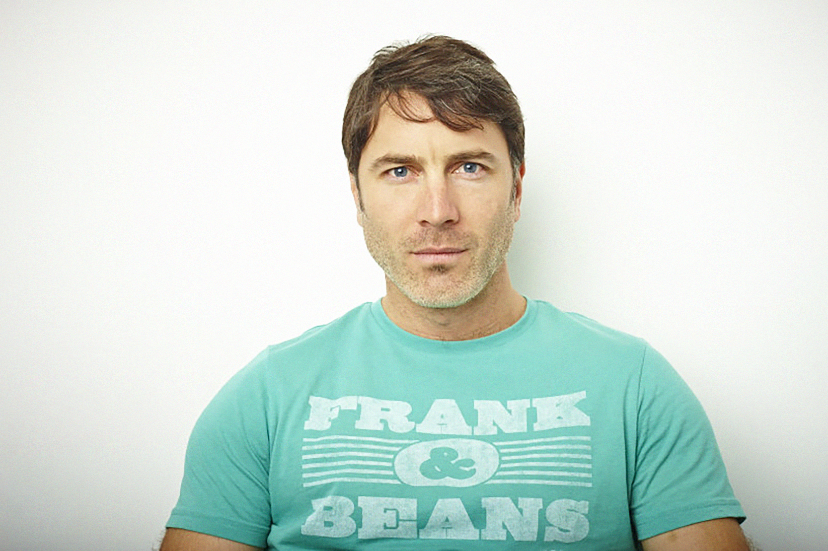 El eterno femenino de una imaginativa pintora