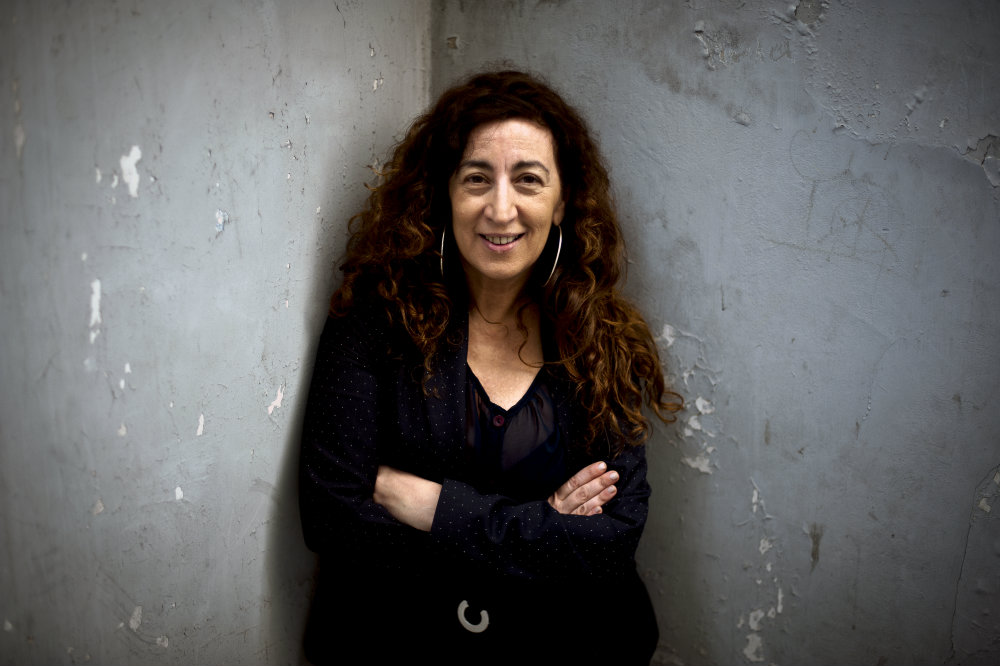El eterno femenino de una imaginativa pintora