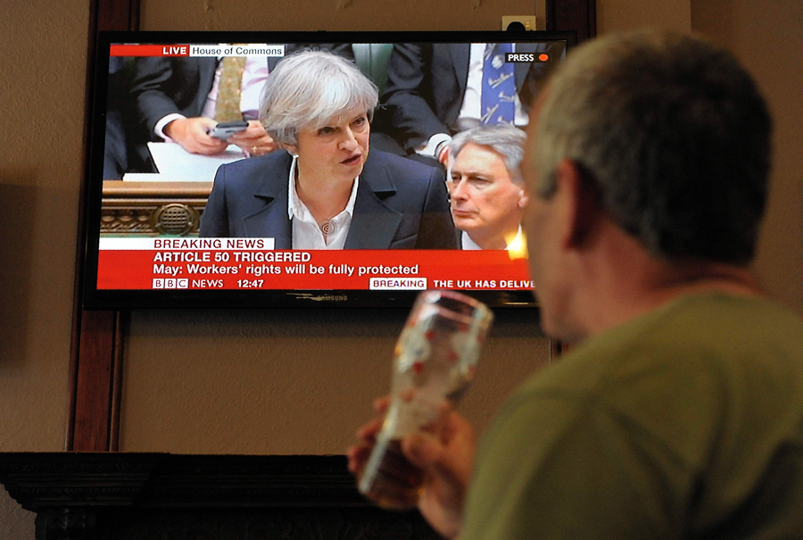 Theresa May ayer en el Parlamento oficializando la salida de la UE. Foto: AFP