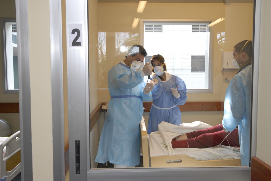 El eterno femenino de una imaginativa pintora