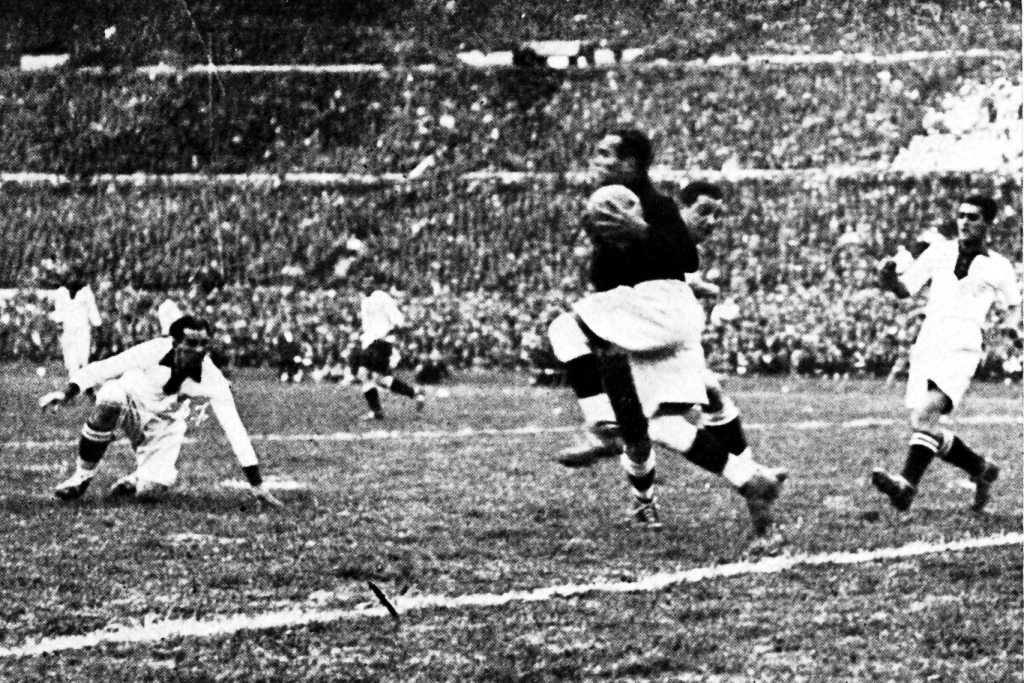 La evolución del Estadio Centenario. Foto: Archivo El País.