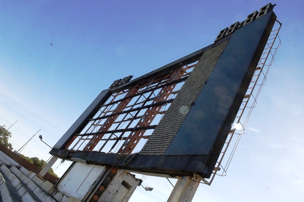 La evolución del Estadio Centenario. Foto: Archivo El País.