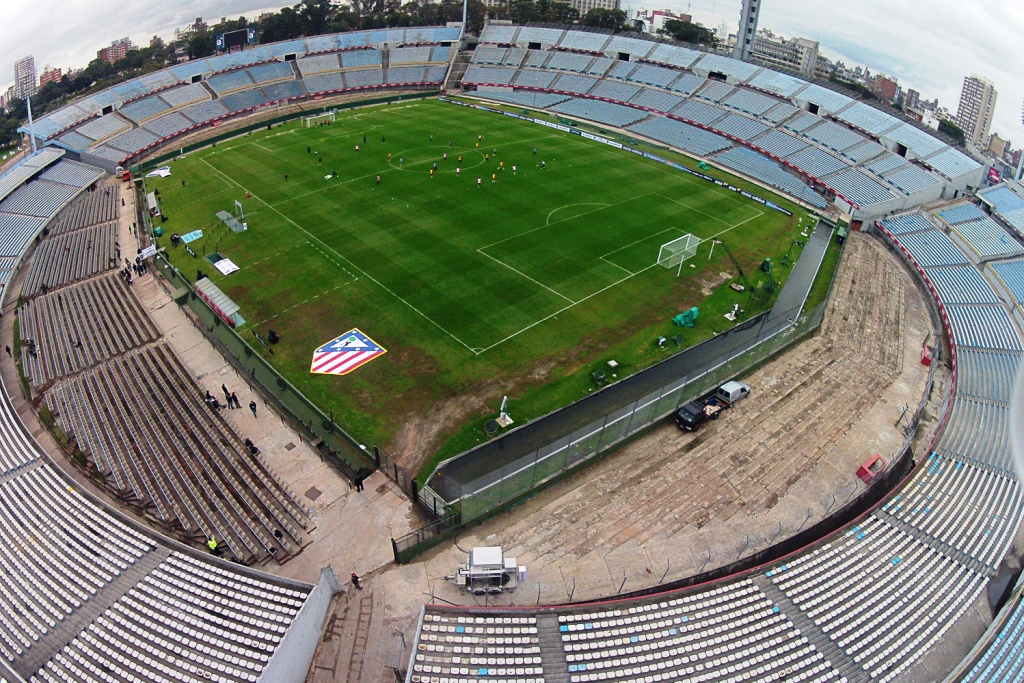 La evolución del Estadio Centenario. Foto: Archivo El País.