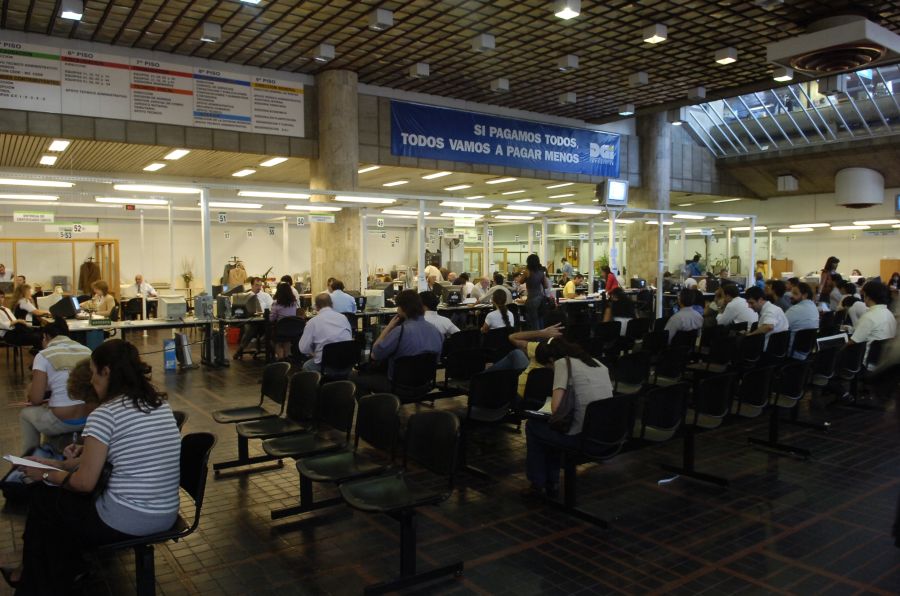 El eterno femenino de una imaginativa pintora