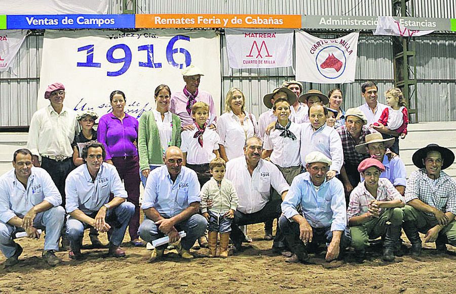 El eterno femenino de una imaginativa pintora