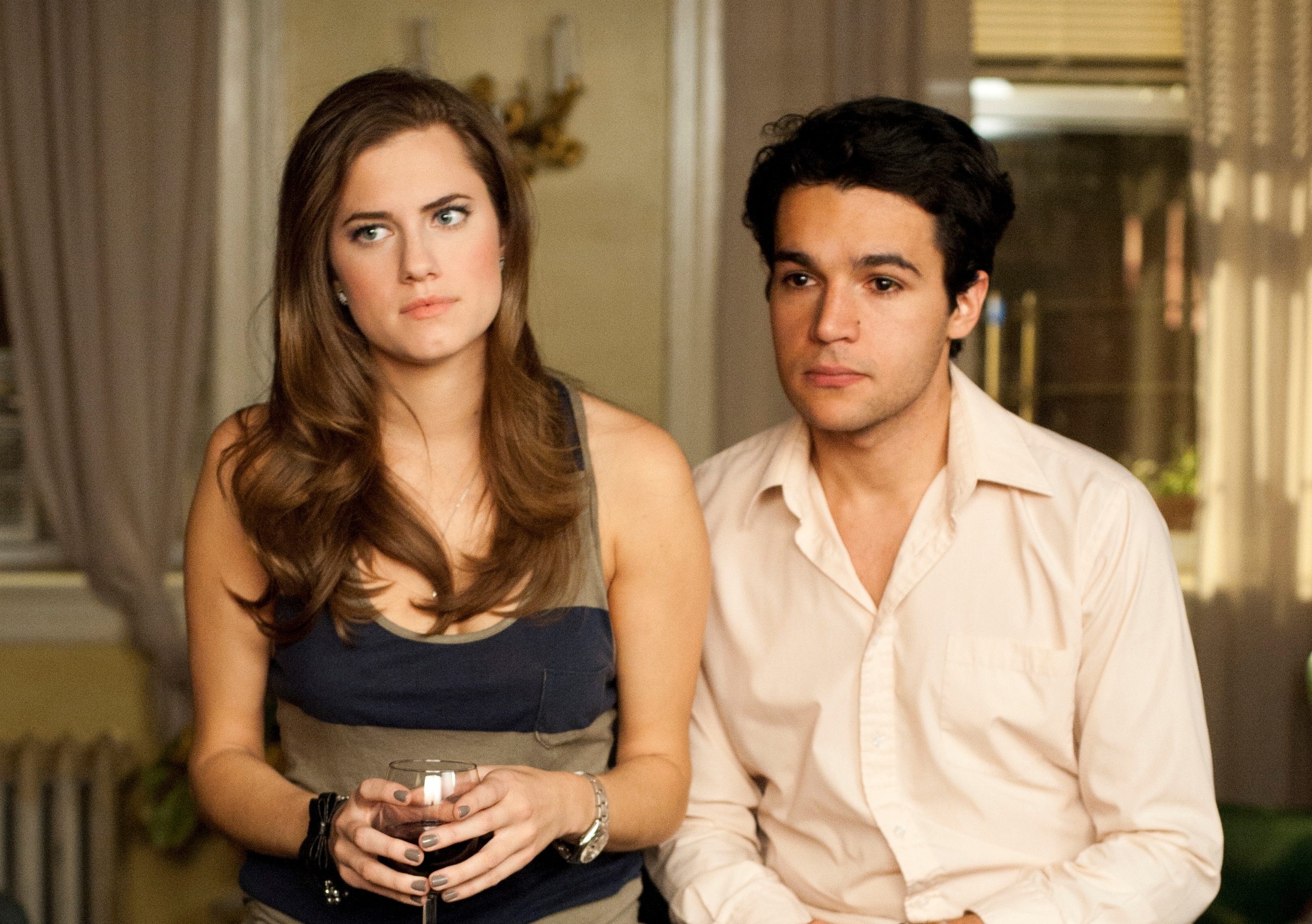 Marnie y su primer novio en la serie, Charlie (Christopher Abbott).