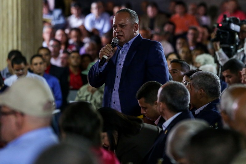 El eterno femenino de una imaginativa pintora