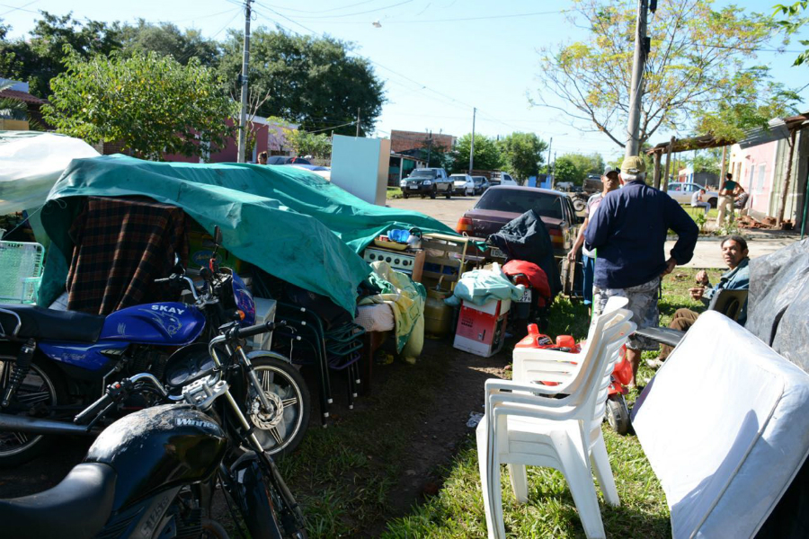 Juez autorizó desalojar a los ocupantes de las viviendas que pueden ser afectadas por la creciente. Foto: Raúl Zapata/  Intendencia de Artigas