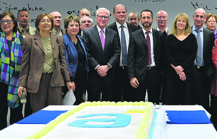 El eterno femenino de una imaginativa pintora