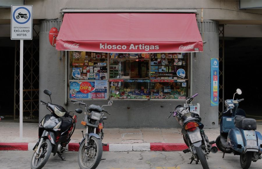 El eterno femenino de una imaginativa pintora