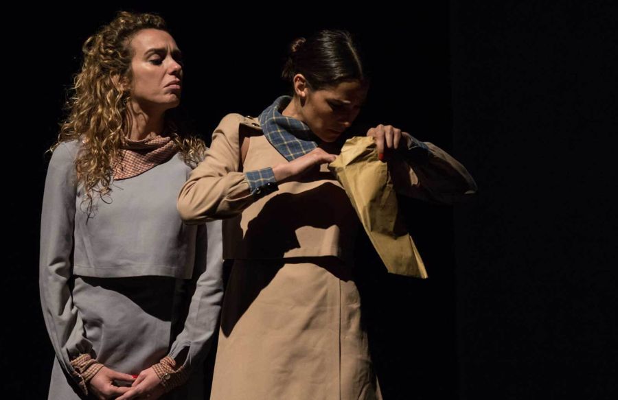 El eterno femenino de una imaginativa pintora