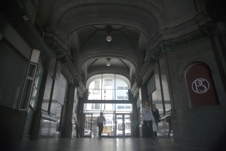 El Pasaje Salvo es una suerte de corredor cargado de simbología. Foto: Fernando Ponzetto.