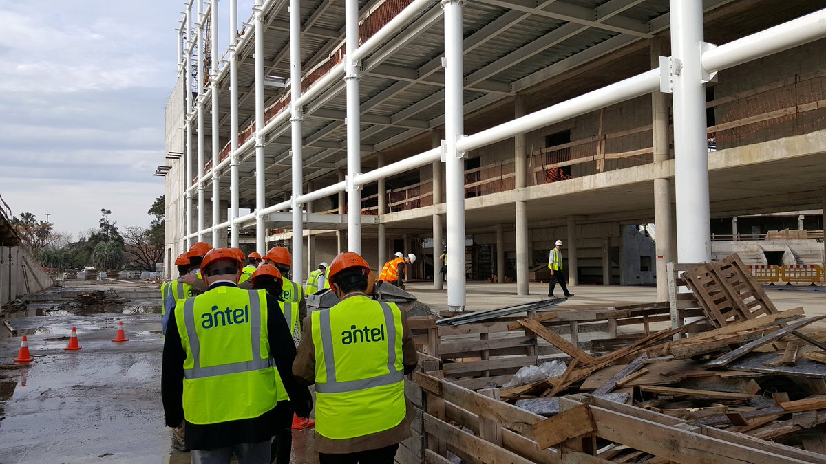 Construcción. Trabajan unas 300 personas. Foto: FUBB