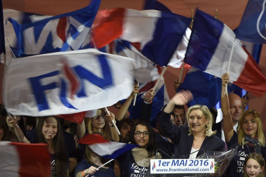 El eterno femenino de una imaginativa pintora