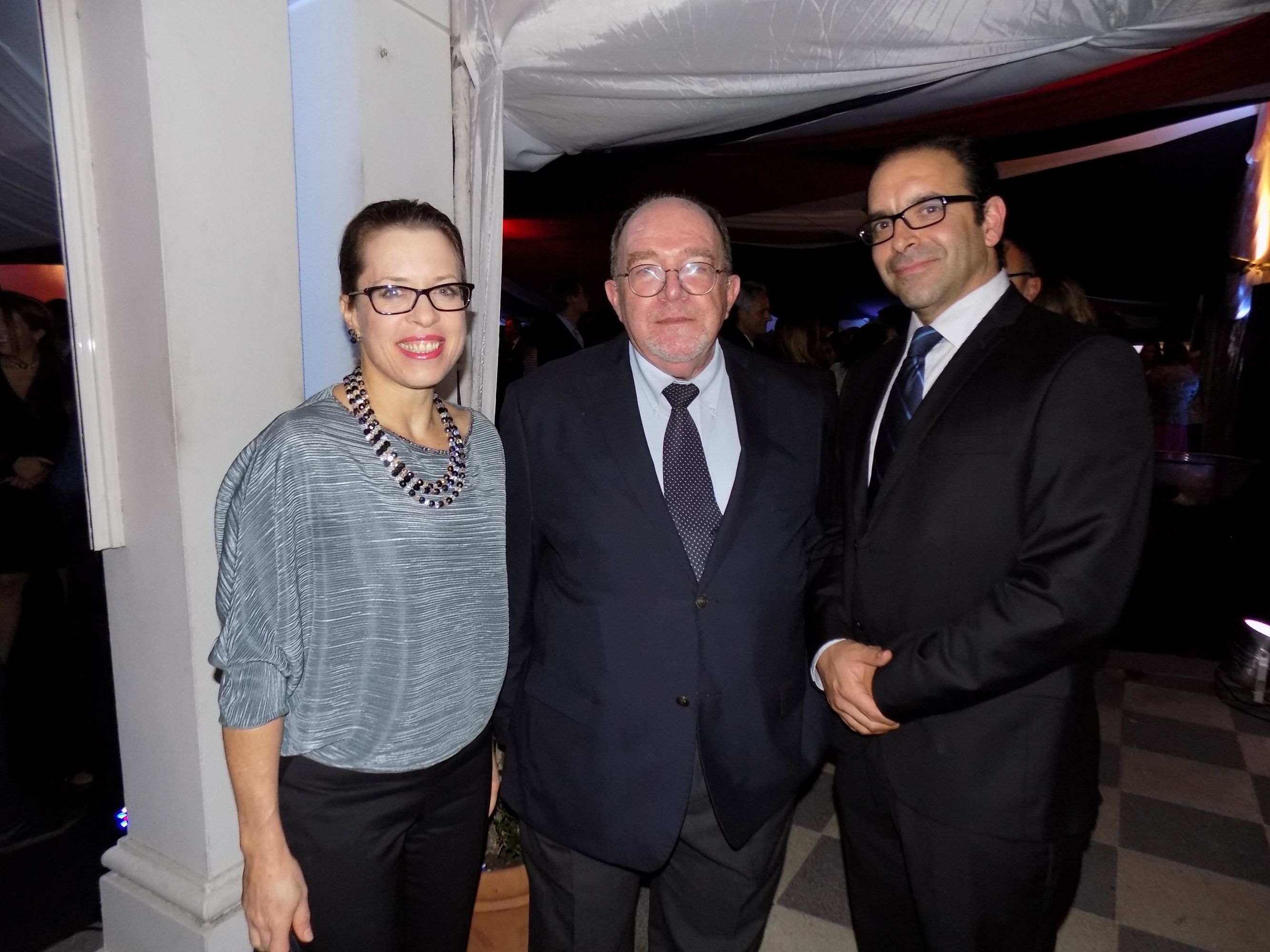 Embajadora de Estados Unidos  Kelly Keiderling, Tomás Lynn, Pablo Castro.