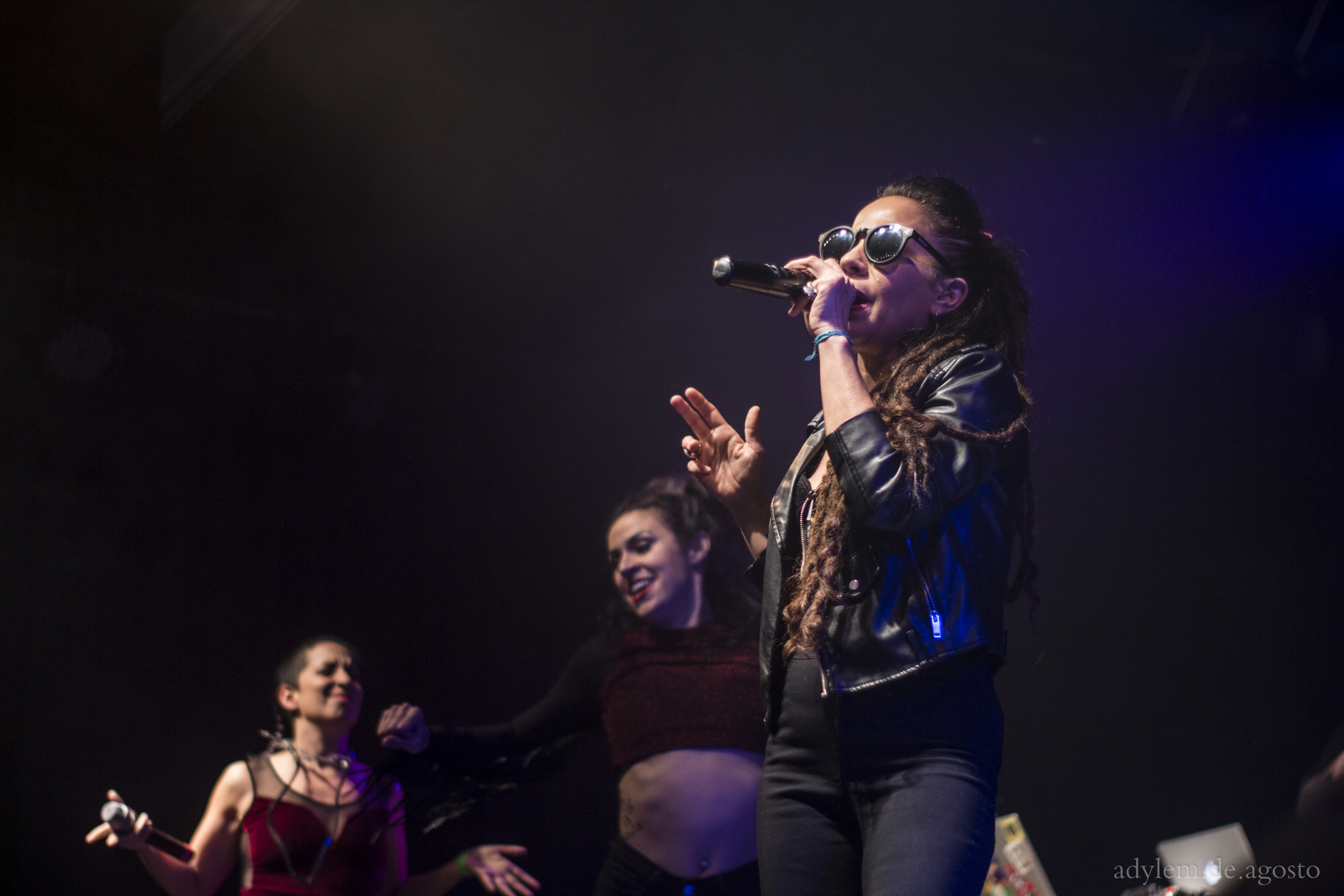 El eterno femenino de una imaginativa pintora