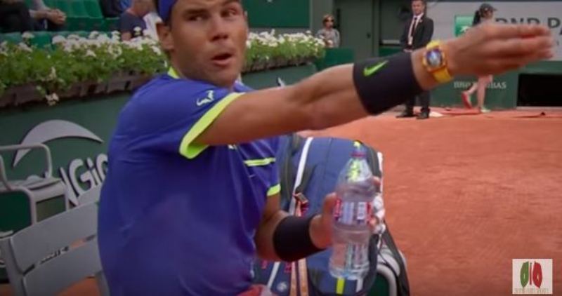 El español Rafael Nadal enojado con el juez de silla Carlos Ramos. Foto: Captura
