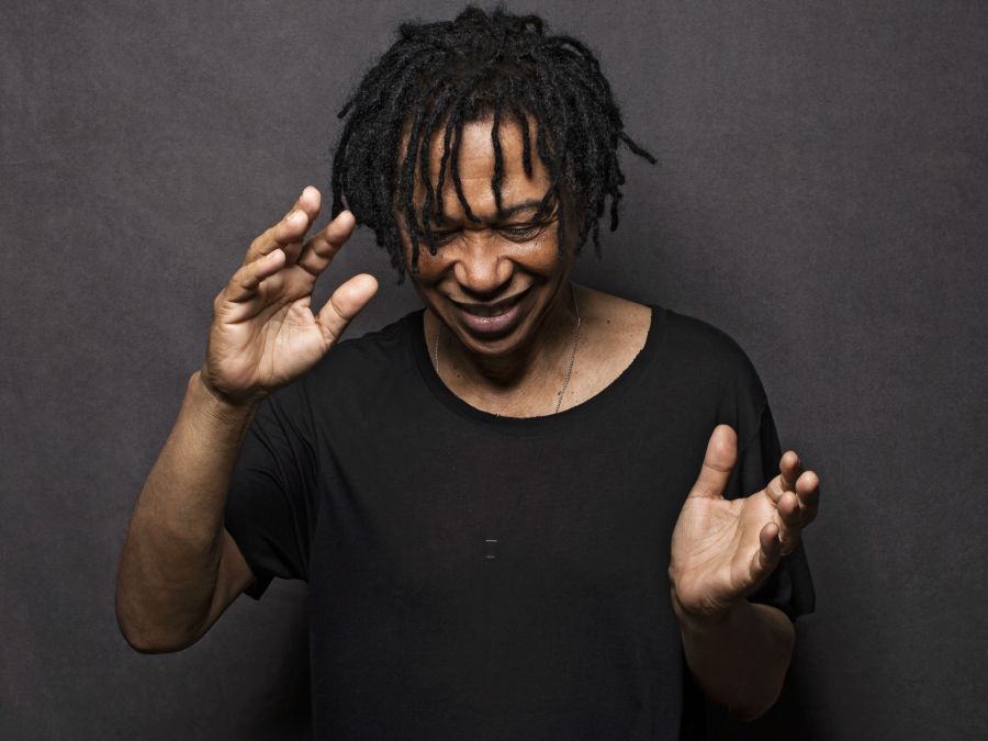 El eterno femenino de una imaginativa pintora