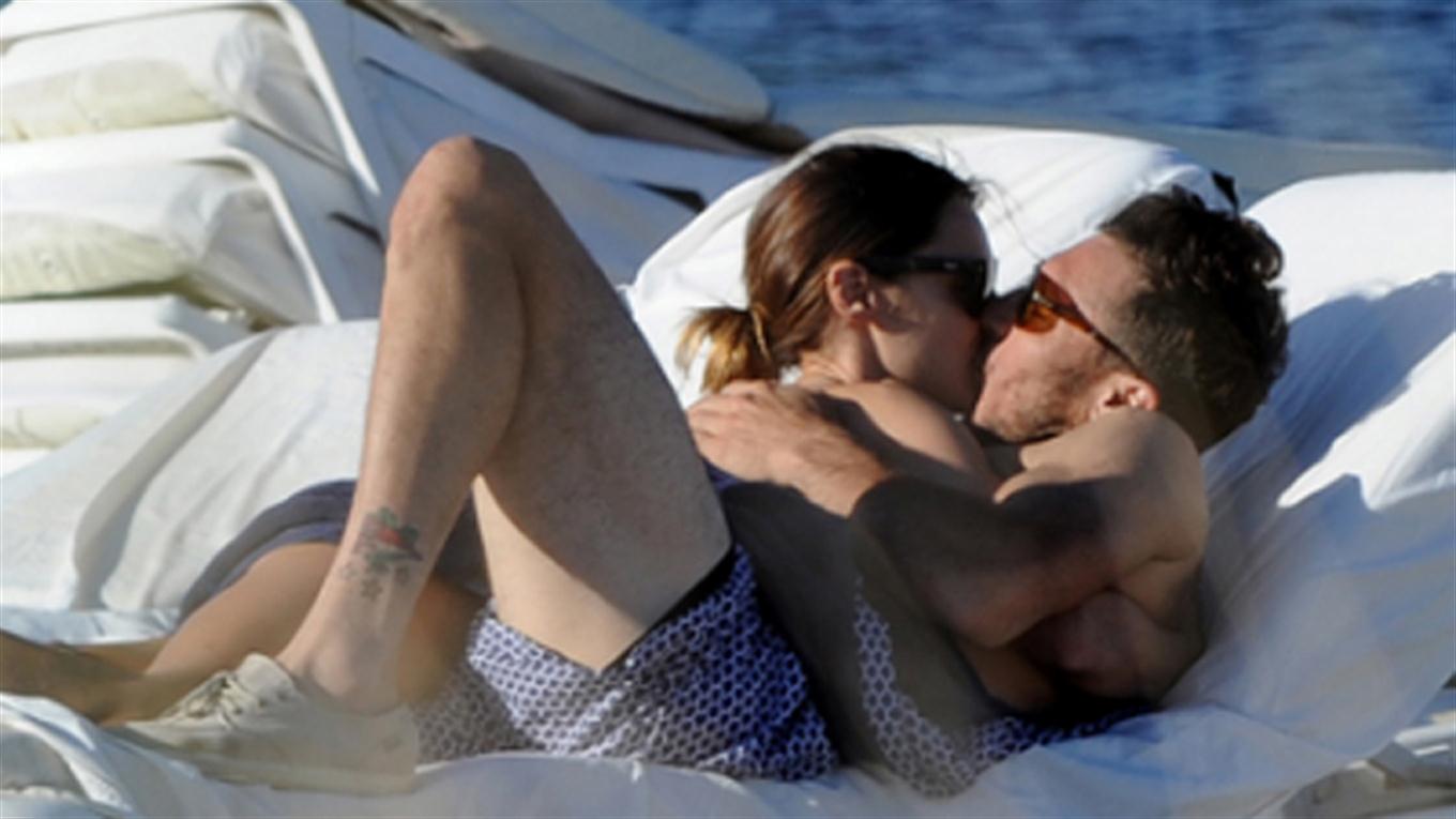 El eterno femenino de una imaginativa pintora