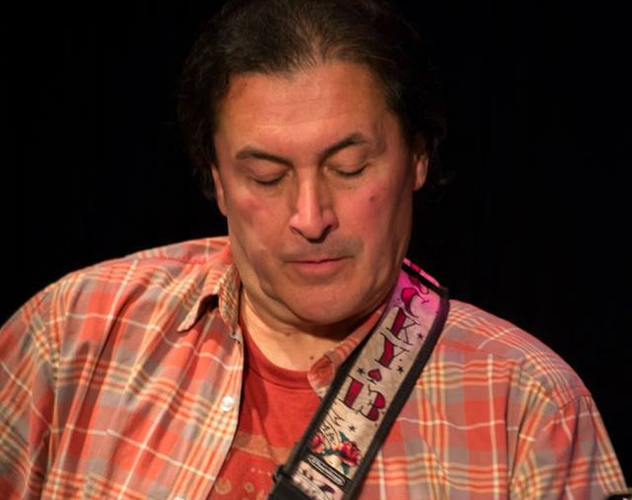 El eterno femenino de una imaginativa pintora