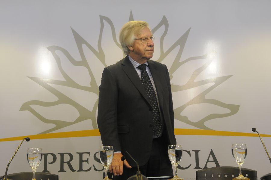 El eterno femenino de una imaginativa pintora