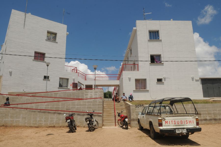 El eterno femenino de una imaginativa pintora