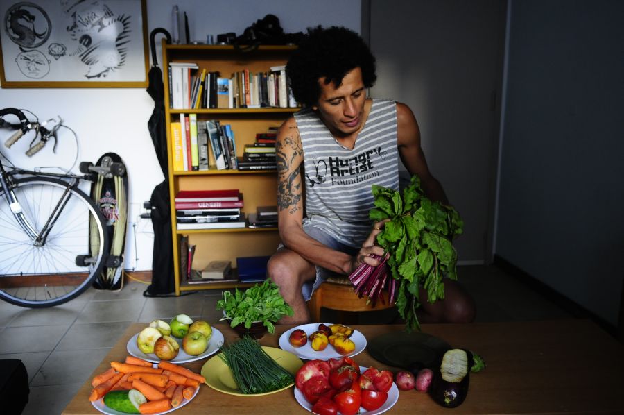 El eterno femenino de una imaginativa pintora