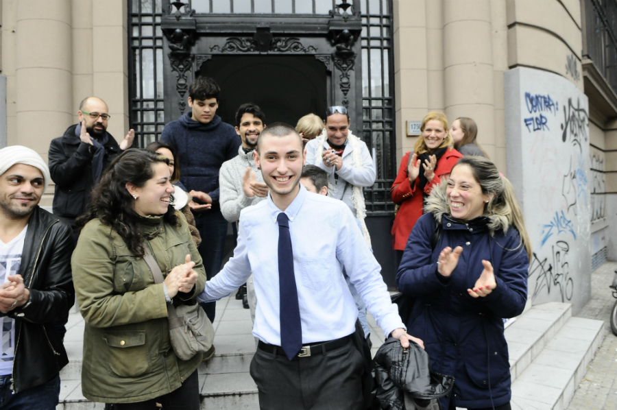 Después de la audiencia judicial por el cambio de nombre. Foto: Darwin Borrelli