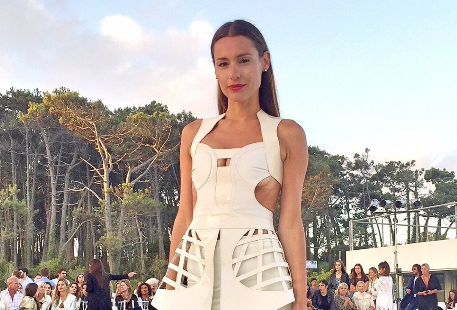 El eterno femenino de una imaginativa pintora