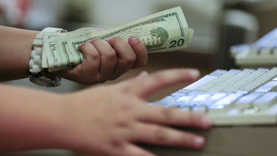 El eterno femenino de una imaginativa pintora