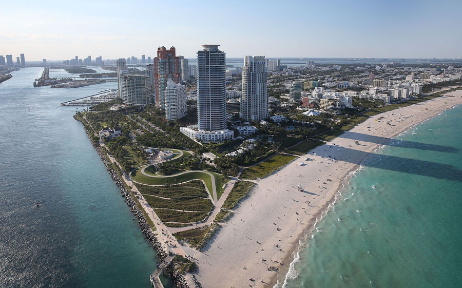 El eterno femenino de una imaginativa pintora