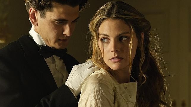 El eterno femenino de una imaginativa pintora