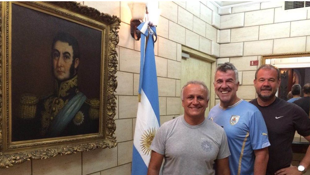 El eterno femenino de una imaginativa pintora