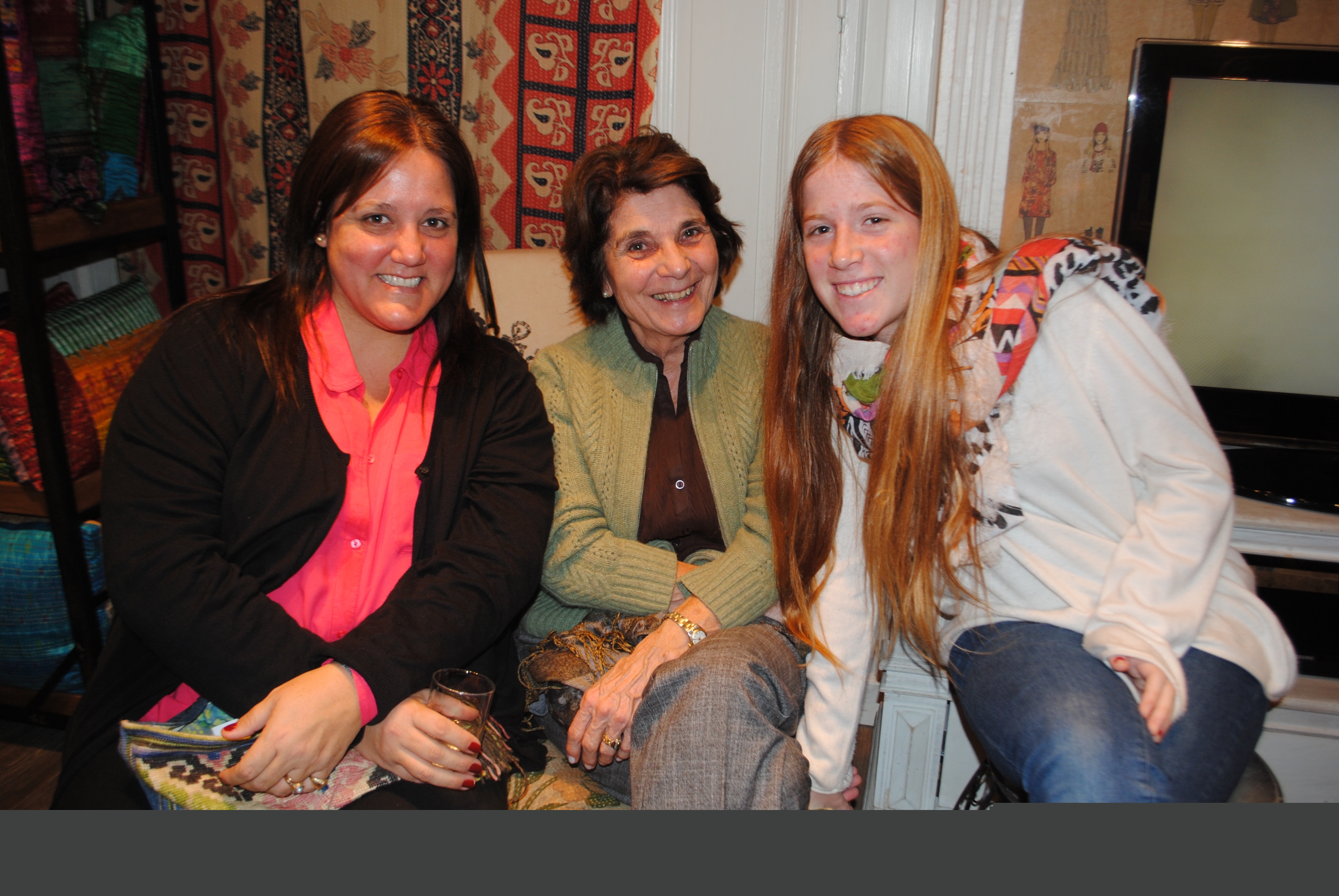 Vicky Hughes, Rosina Sartori de Hughes, Pilar Muñoz.